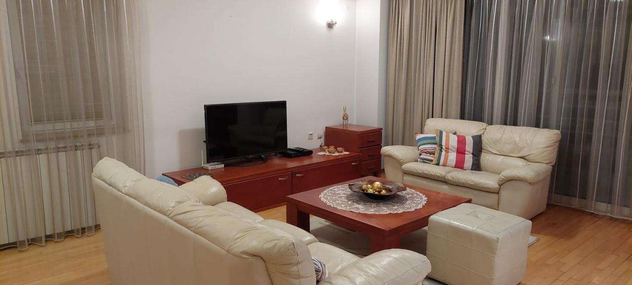 Luxury Flat Lägenhet Skopje Exteriör bild