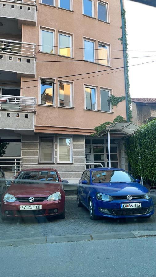 Luxury Flat Lägenhet Skopje Exteriör bild
